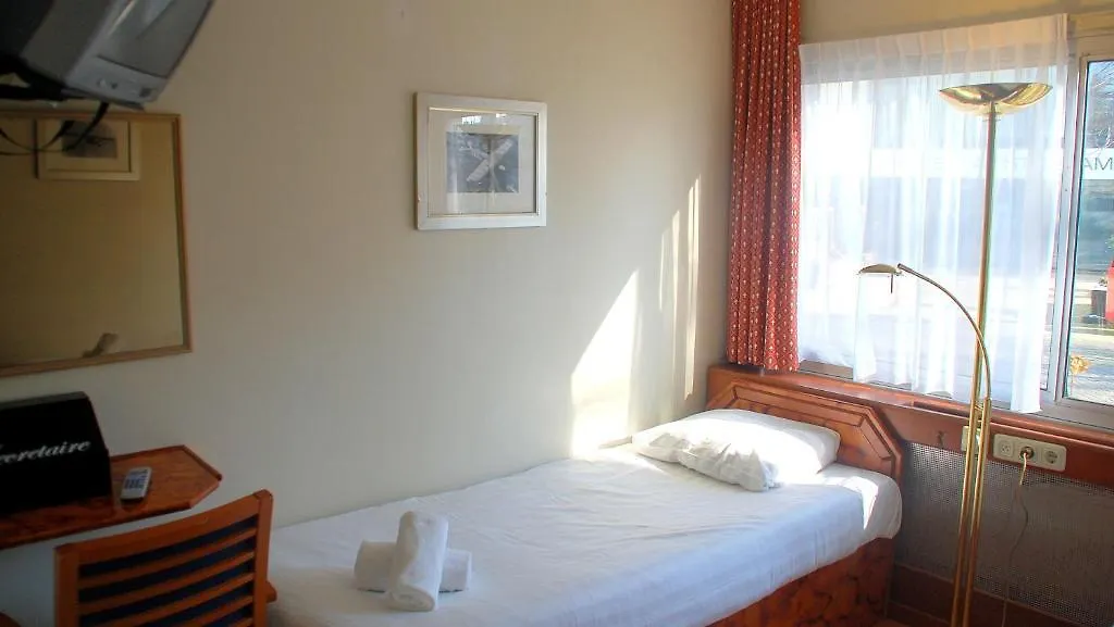 Budget Hostel Bargain Toko