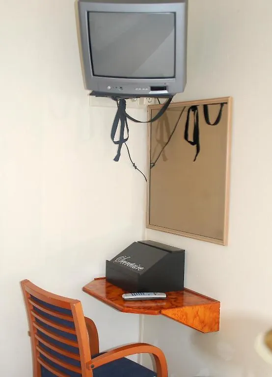 Budget Hostel Bargain Toko